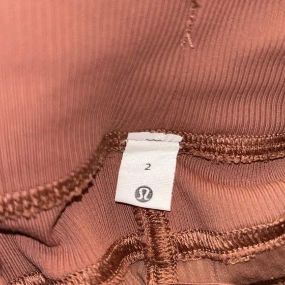 Lululemon Dance Studio Mid-Rise Crop 25", Size 2 - Picture 8 of 10